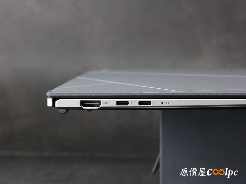 開箱】華碩ASUS Zenbook S 13 OLED 超極致筆電,很輕、很薄、還很環保